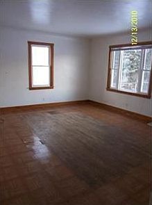 4th image of 2331 Marquette Ave