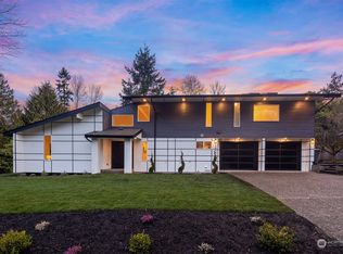 5945 NE 201st St, Kenmore, WA 98028