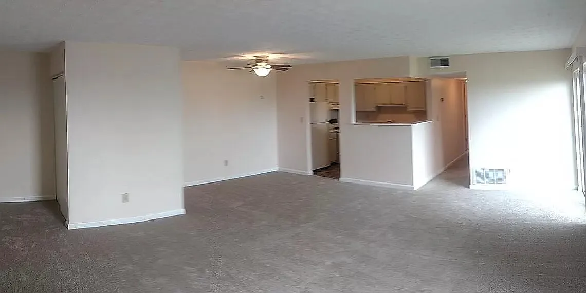 2 bed, 1056 sqft, $1,095 — Photo 3