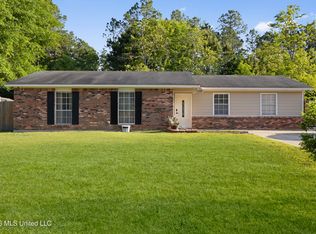 12916 Rosemont St, Ocean Springs, MS 39564