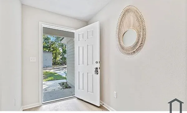 3 bed, 1253 sqft, $1,850 — Photo 2