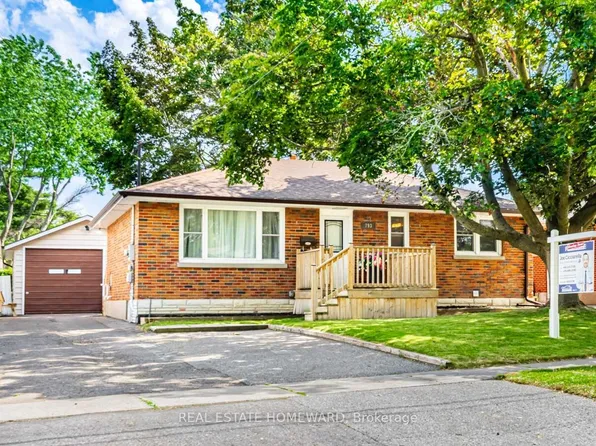 793 Eastglen Dr, Oshawa, ON L1G 1H3