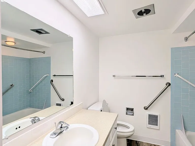 Kingcity Apartments — Photo 99