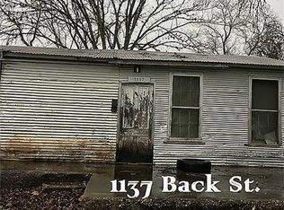 1137 Back St, Columbus, TX 78934