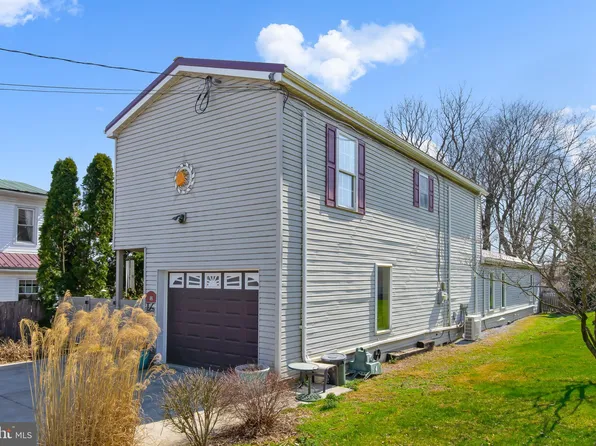 12 E Stoever Ave, Myerstown, PA 17067