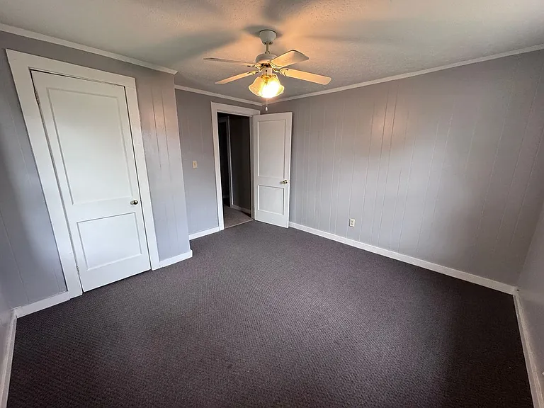 587 S Main St — Photo 11