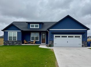 8442 Oakhill Dr, Freeland, MI 48623