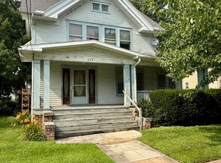 219 W Main St, Knoxville, IL