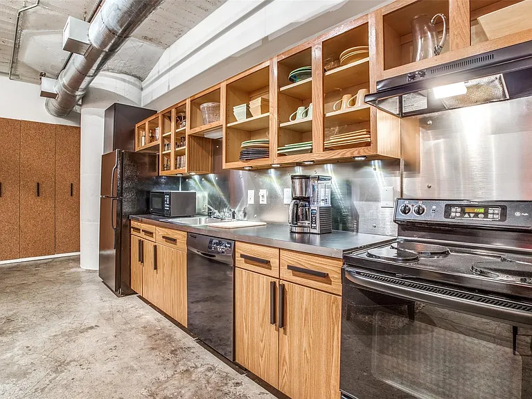 1122 Jackson St #322 — Photo 11