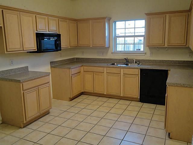 2nd image of 2707 Gilford St