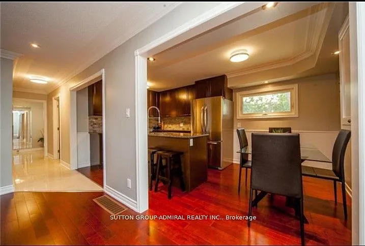 306 Glenwoods Ave — Photo 4
