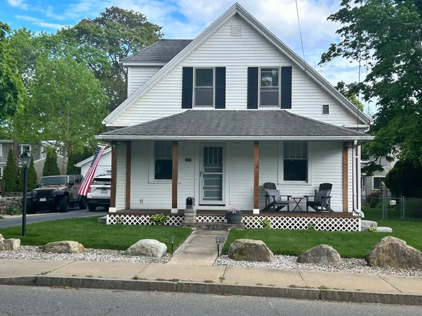 16 Chapel St, Wareham, MA 02571