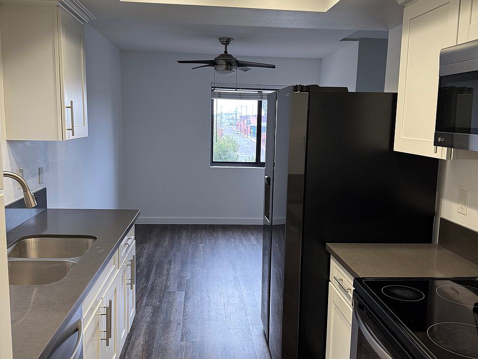 Kitchen & Dining Area