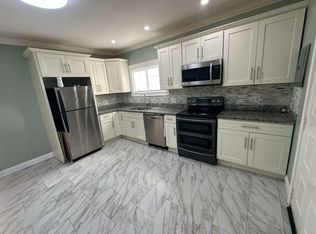 114 Perry St FLOOR 3, Central Falls, RI 02863