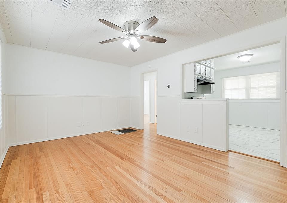 1st image of 3708 SE 23rd St