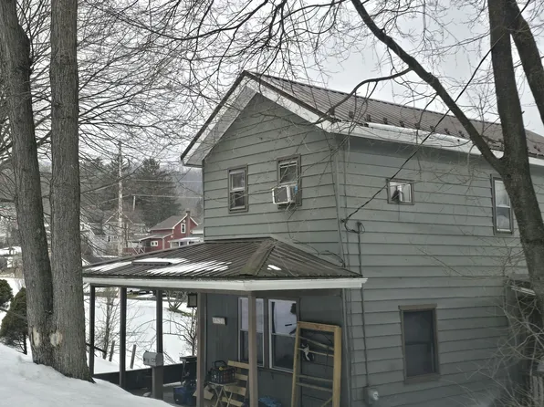 520 W 20th St, Tyrone, PA 16686