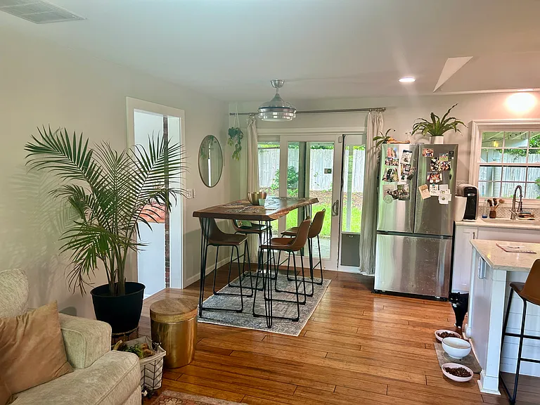 208 E Wynnbrook Dr — Photo 10