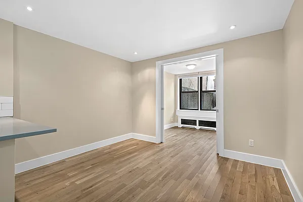 Rented by Cooper & Cooper Real Estate | media 28