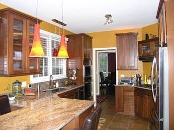 3rd image of 22W536 Lakeside Dr