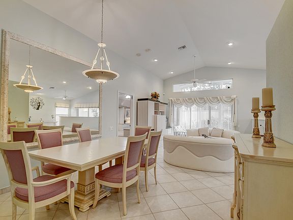 Home For Sale In Lakeridge Greens