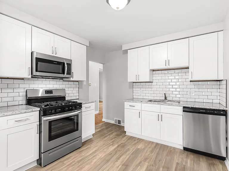 32506 Florence St — Photo 7