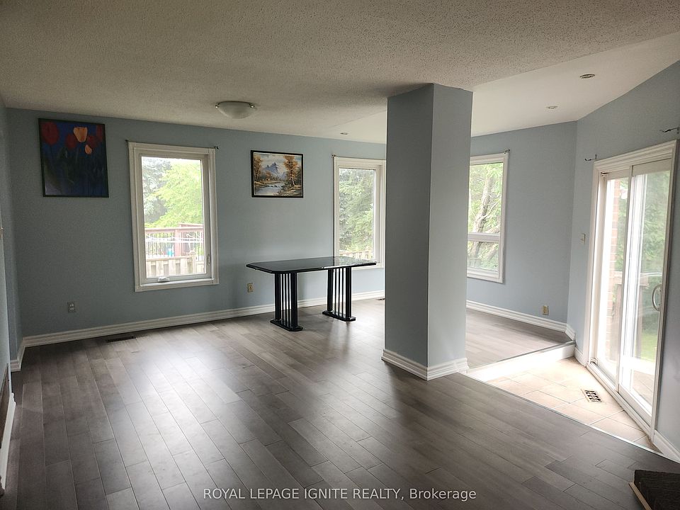 1st image of 33 Lysander Ct
