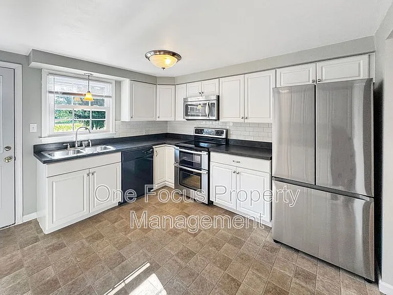 79 Valley View Rd — Photo 1