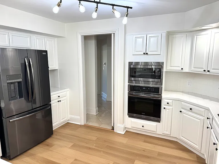 147 Interlachen Ave #202 — Photo 25