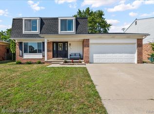 42470 Bishop Rd, Canton, MI 48188