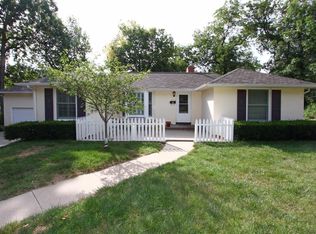 2700 Colonial Dr, Lincoln, NE 68502