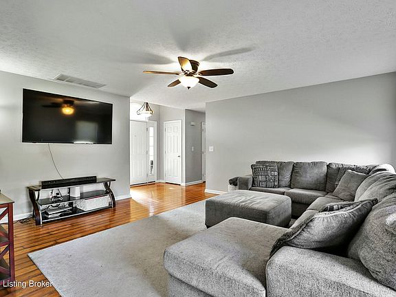 4th image of 1013 Summersfield Dr