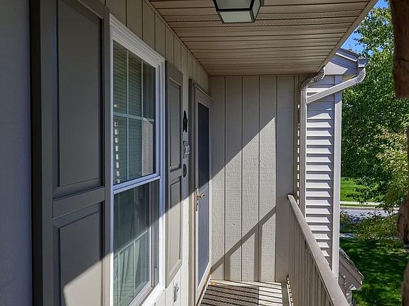 5th image of 202 Greenview Dr