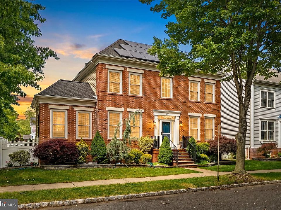 1st image of 247 Garden Pl