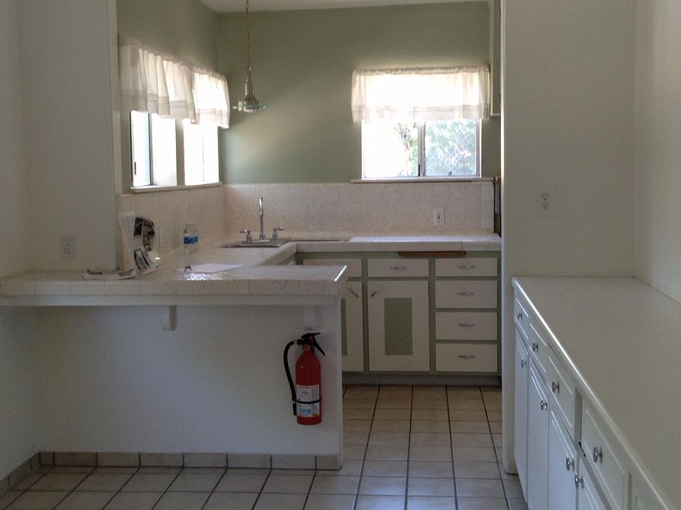 1st image of 9902 Sunland Blvd