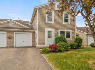 229 Deerhurst Ln, Webster, NY 14580