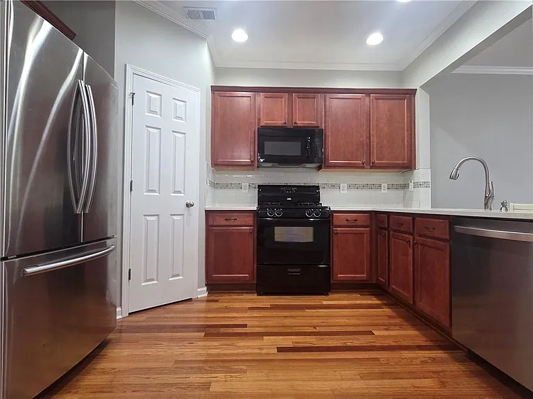 2720 Beynon Ln — Photo 4