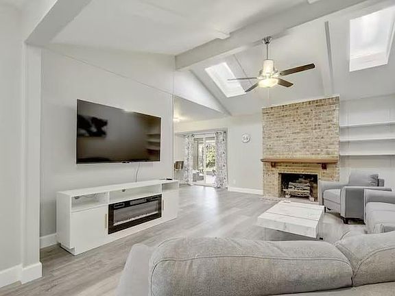 3rd image of 2700 Kerrybrook Ln