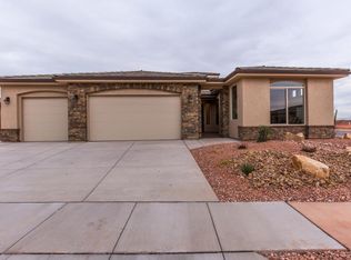 894 E Rockwood Ct, Washington, UT 84780