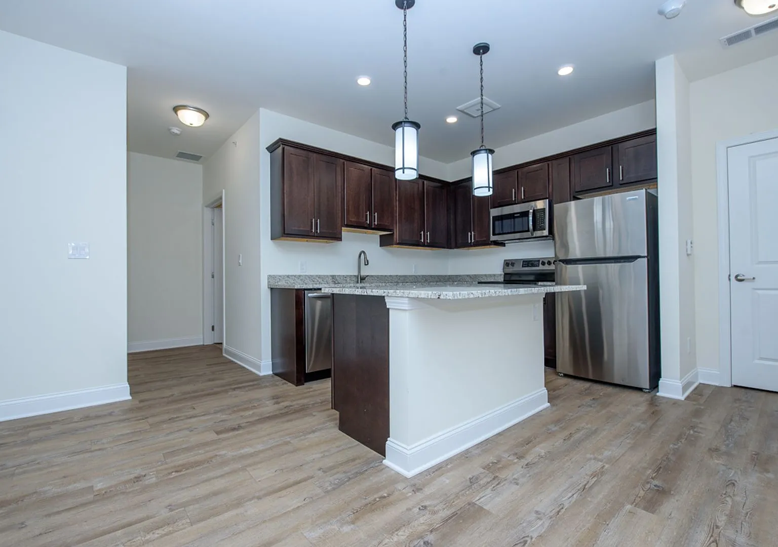 Your Perfect 1-Bedroom Apartment Awaits in Rensselaer! — Photo 2