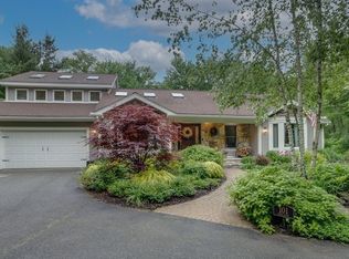 101 Davis Rd, Bedford, MA 01730