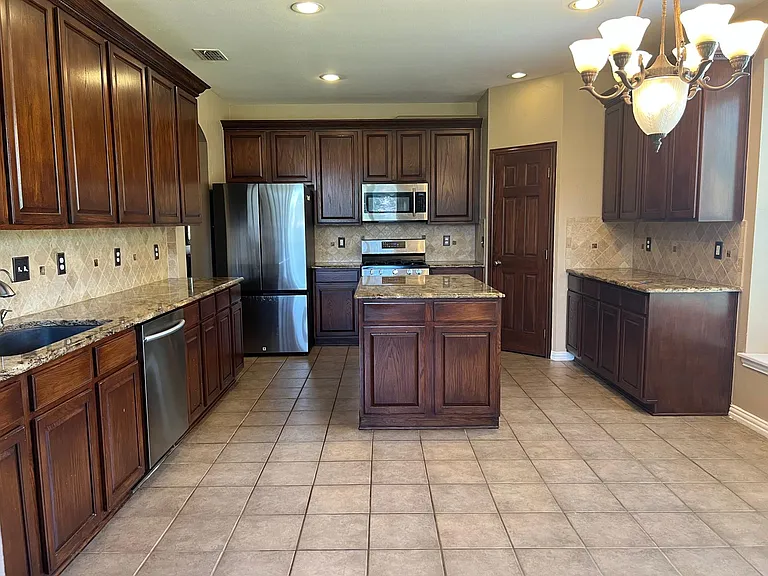 5505 Stone Cliff Ct — Photo 12