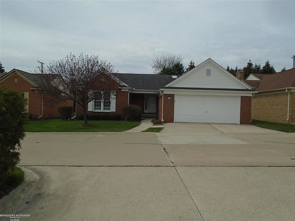 1st image of 18786 Woods Dr W