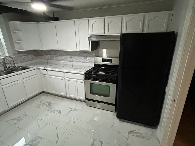 305 Memorial Dr #G — Photo 7