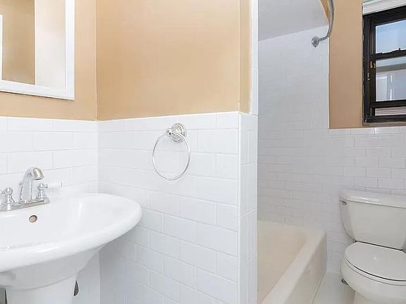 4th image of 165 Vroom St APT 2K