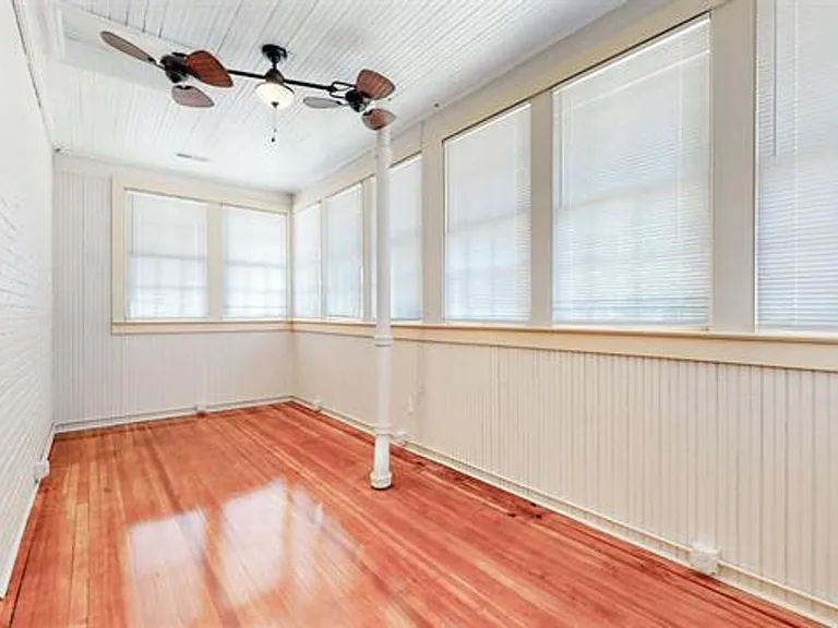 1507 Jefferson St — Photo 8