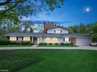 424 Otis Rd, Lake Barrington, IL 60010