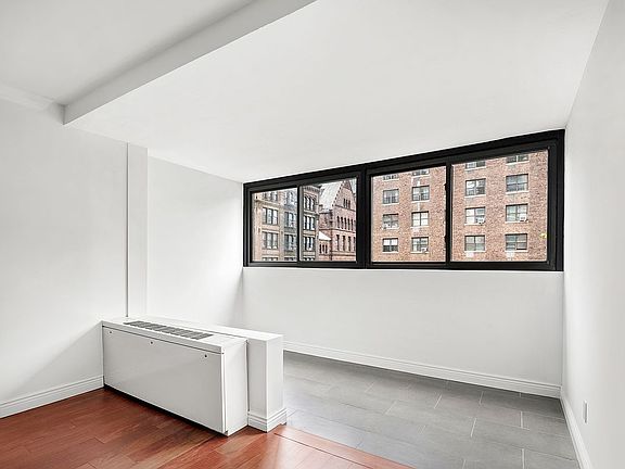 4th image of 142 E 16th St APT 5D