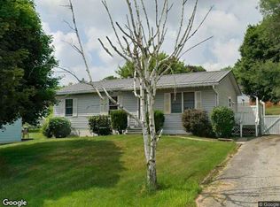 1604 Maplehurst Dr, Somerset, PA 15501