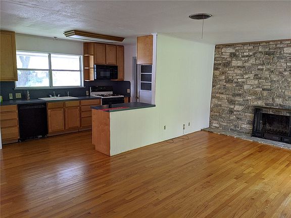 4th image of 8203 Rockwood Ln