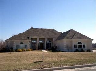 357 Homestead Dr, Lima, OH